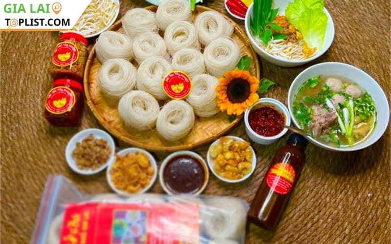 Set phở khô mua về làm quà