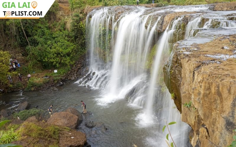 Vẻ đẹp độc đáo thác Mơ Gia Lai